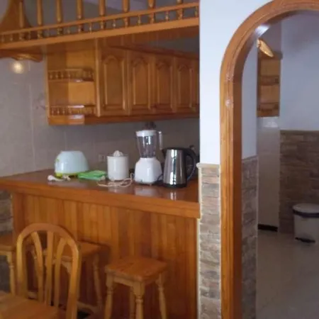 Sleeps 6 Wifi Апартаменты
