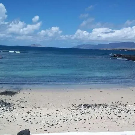 Sleeps 6 Wifi شقة