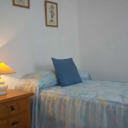 شقة Sleeps 6 Wifi